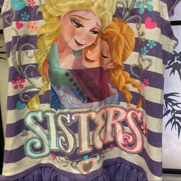 Pajama set and frozen Elsa & Anna dress - Picture 9 of 10